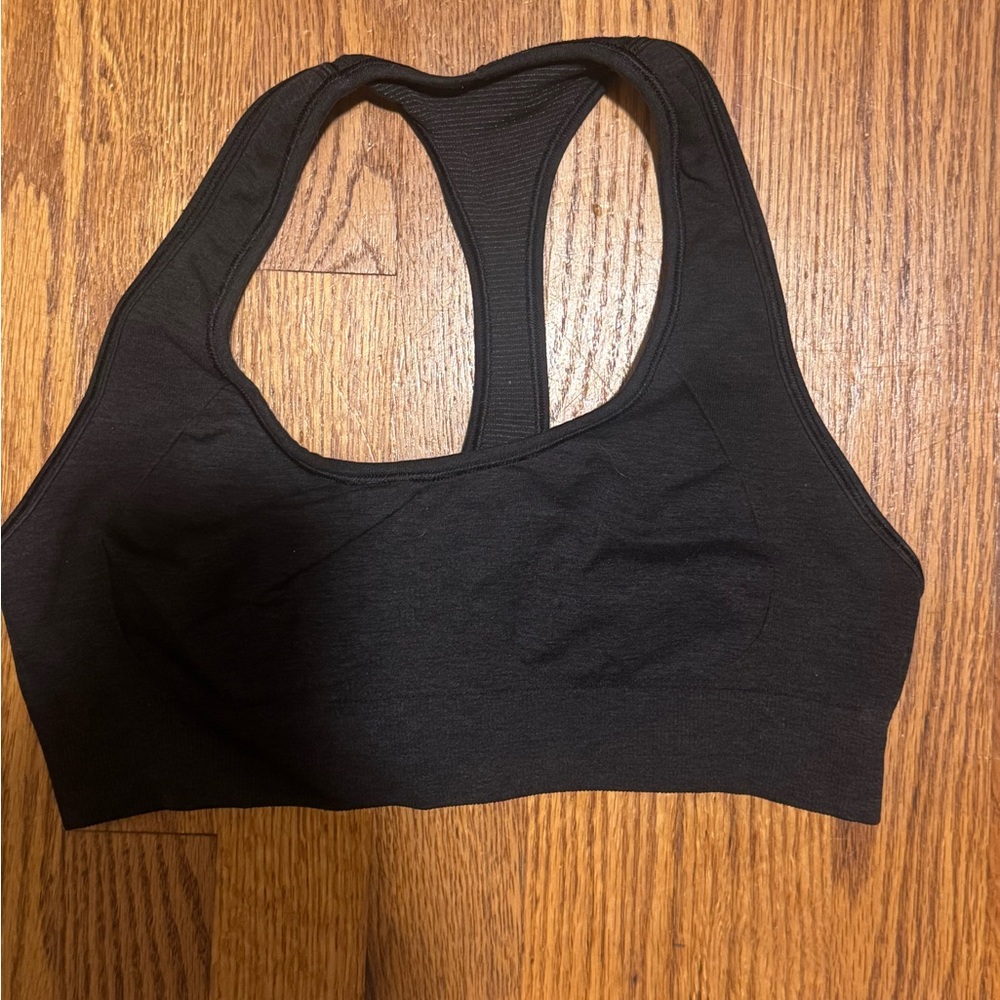 Lululemon sports bra size 6